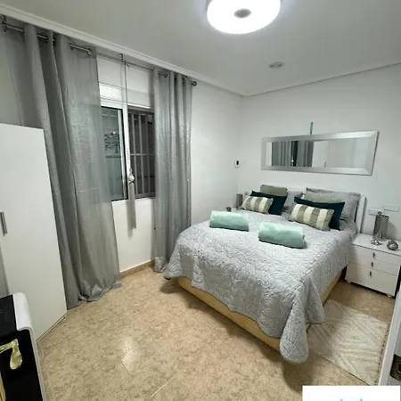 La Perla De Апартаменты Торевьиа